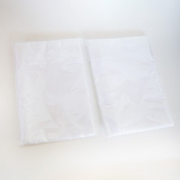 4/$20 - Set of 2 White Pillow Cases / 45 cm x 45 cm - Picture 2 of 3